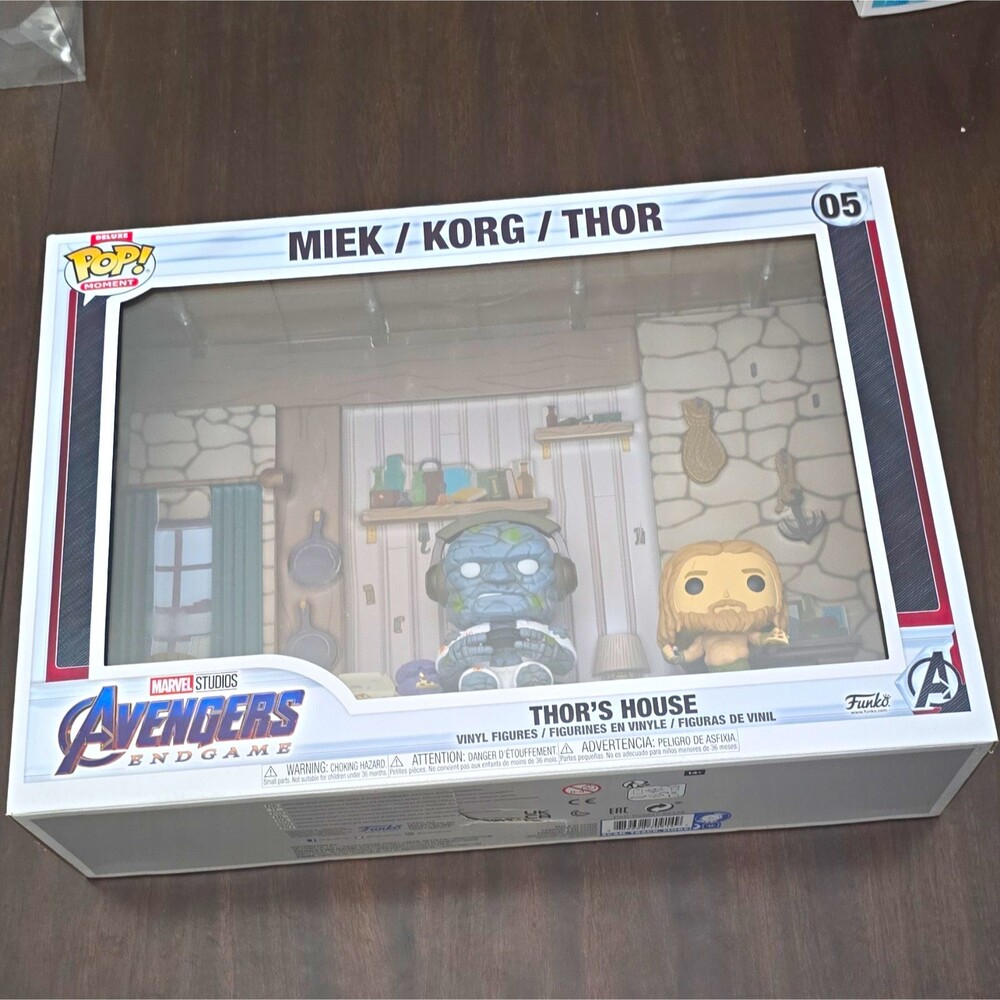 Funko Pop! Moments Deluxe: Avengers Endgame Thor’s House Thor Korg Miek #05